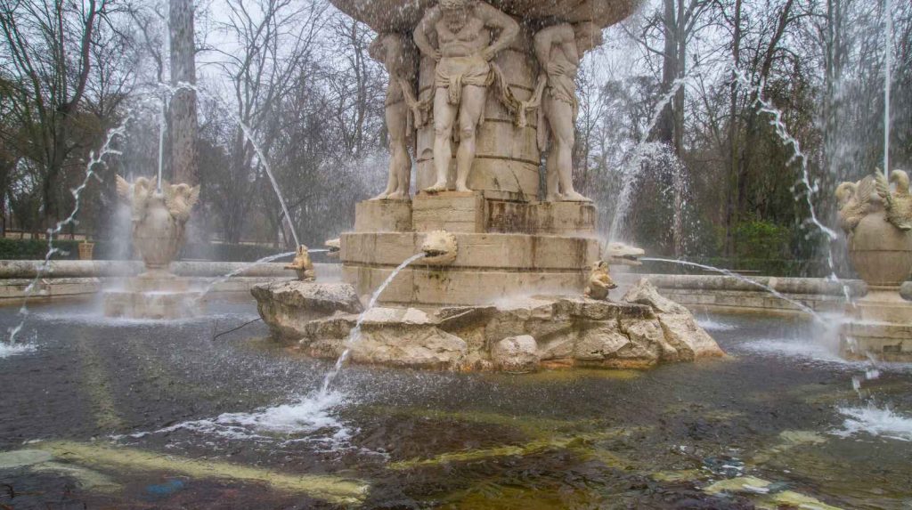 הקמת מזרקות נוי
